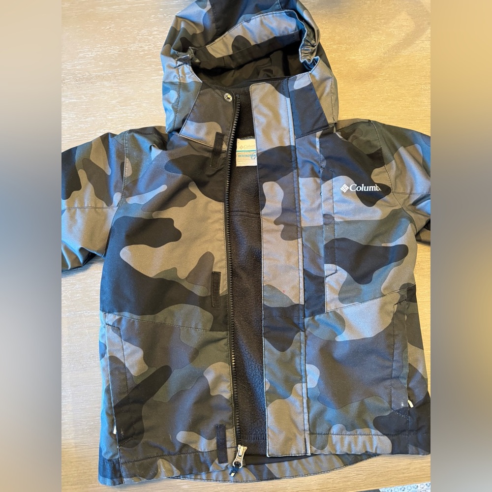 Columbia 3 in 1 interchangeable Omni Black and Gray Camouflage Jacket